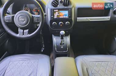 Внедорожник / Кроссовер Jeep Compass 2015 в 