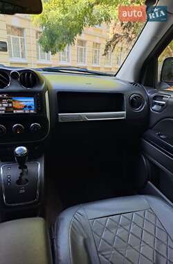 Внедорожник / Кроссовер Jeep Compass 2015 в 