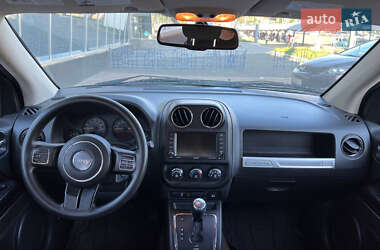 Внедорожник / Кроссовер Jeep Compass 2014 в 