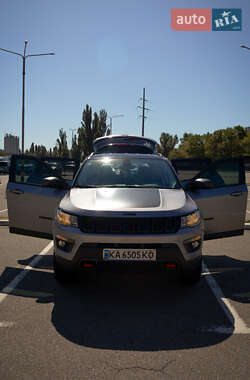 Внедорожник / Кроссовер Jeep Compass 2017 в 
