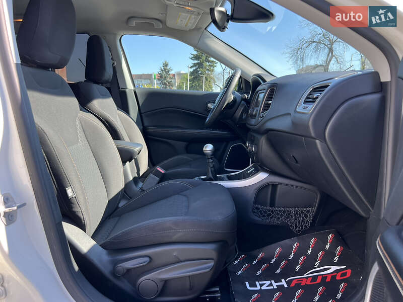 Внедорожник / Кроссовер Jeep Compass 2017 в Ужгороде
