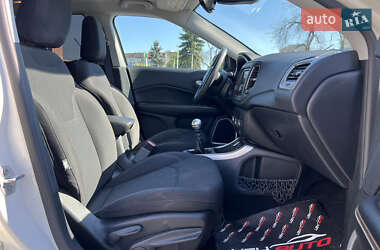Внедорожник / Кроссовер Jeep Compass 2017 в 