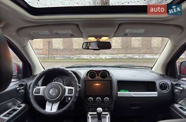 Внедорожник / Кроссовер Jeep Compass 2015 в 