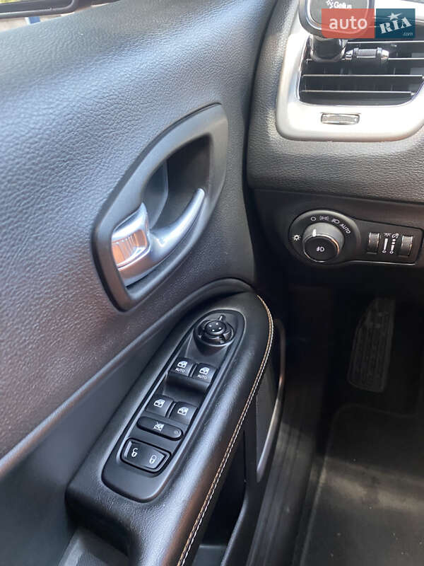 Внедорожник / Кроссовер Jeep Compass 2020 в Ровно