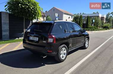 Внедорожник / Кроссовер Jeep Compass 2015 в 