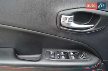 Внедорожник / Кроссовер Jeep Compass 2019 в 