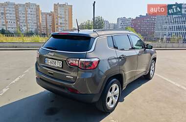Внедорожник / Кроссовер Jeep Compass 2018 в 
