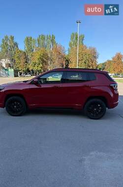 Внедорожник / Кроссовер Jeep Compass 2022 в 