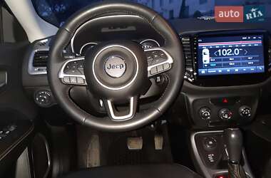 Позашляховик / Кросовер Jeep Compass 2018 в 