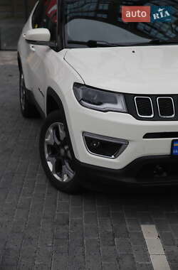Внедорожник / Кроссовер Jeep Compass 2017 в 
