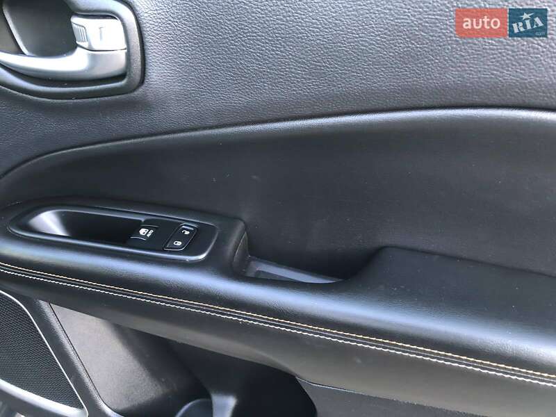 Внедорожник / Кроссовер Jeep Compass 2017 в Хмельницком