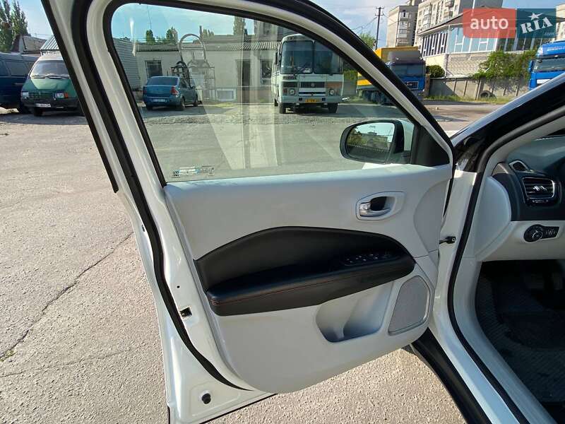 Внедорожник / Кроссовер Jeep Compass 2018 в Кременчуге фото 12 Внедорожник / Кроссовер Jeep Compass 2018 в Кременчуге