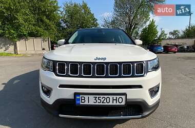 Внедорожник / Кроссовер Jeep Compass 2018 в 