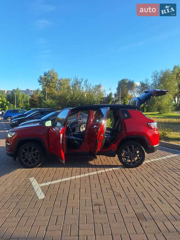 Внедорожник / Кроссовер Jeep Compass 2020 в Киеве