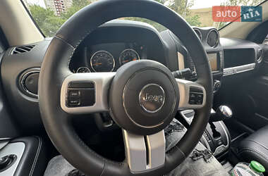 Внедорожник / Кроссовер Jeep Compass 2014 в 