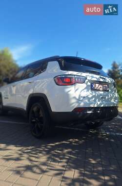 Внедорожник / Кроссовер Jeep Compass 2018 в 