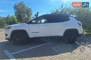 Внедорожник / Кроссовер Jeep Compass 2018 в 