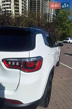 Внедорожник / Кроссовер Jeep Compass 2018 в 