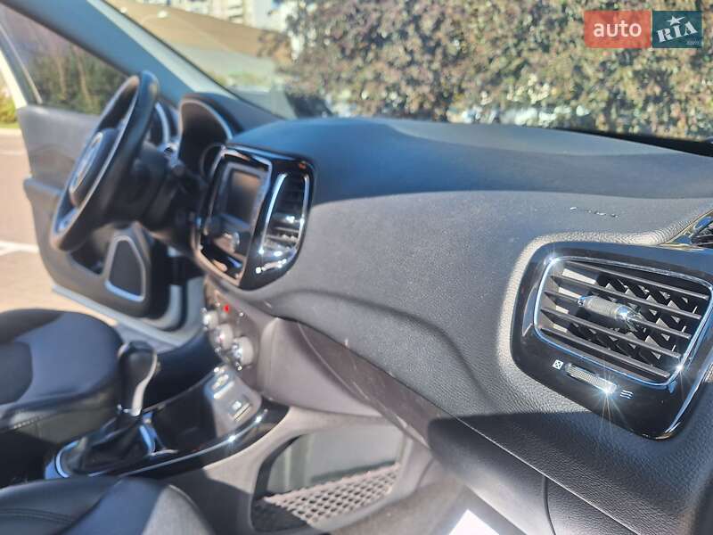 Внедорожник / Кроссовер Jeep Compass 2018 в Киеве