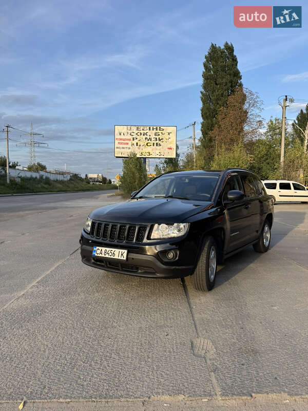 Внедорожник / Кроссовер Jeep Compass 2015 в 