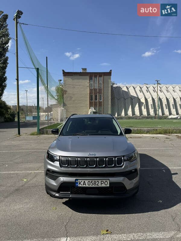 Внедорожник / Кроссовер Jeep Compass 2022 в 