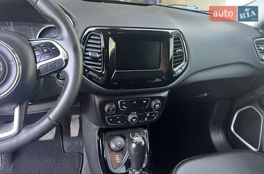 Внедорожник / Кроссовер Jeep Compass 2019 в 