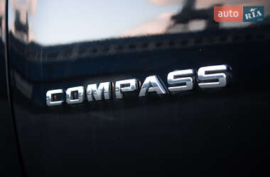 Внедорожник / Кроссовер Jeep Compass 2014 в 