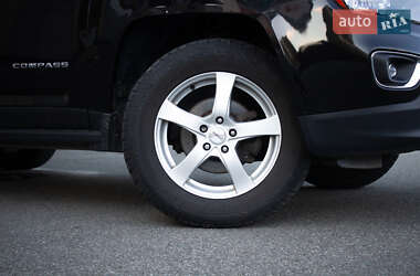 Внедорожник / Кроссовер Jeep Compass 2014 в 