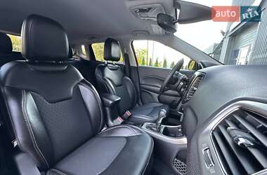 Позашляховик / Кросовер Jeep Compass 2018 в 