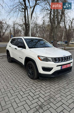 Внедорожник / Кроссовер Jeep Compass 2019 в 
