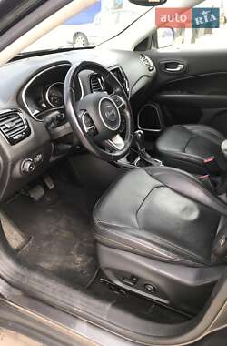 Внедорожник / Кроссовер Jeep Compass 2018 в 