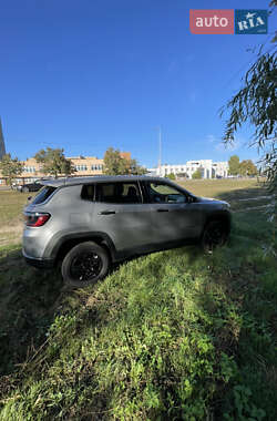 Внедорожник / Кроссовер Jeep Compass 2022 в 