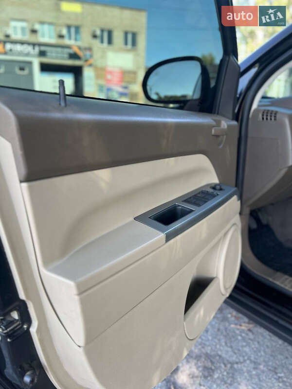 Внедорожник / Кроссовер Jeep Compass 2006 в Запорожье