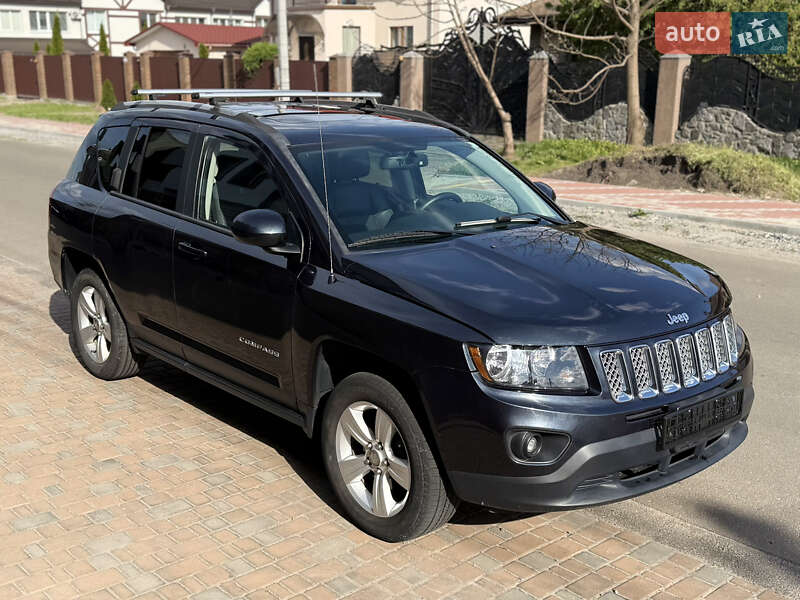 Внедорожник / Кроссовер Jeep Compass 2014 в 