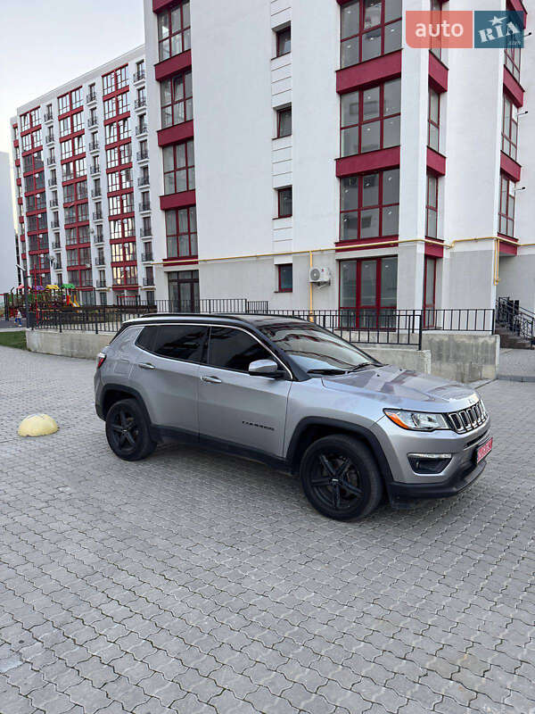 Внедорожник / Кроссовер Jeep Compass 2018 в 