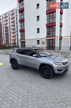 Внедорожник / Кроссовер Jeep Compass 2018 в 
