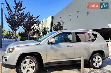 Внедорожник / Кроссовер Jeep Compass 2015 в 