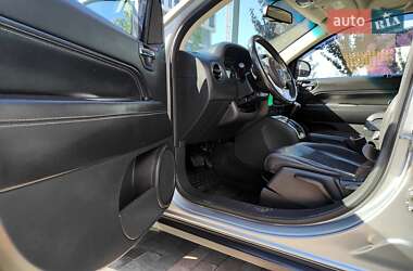 Внедорожник / Кроссовер Jeep Compass 2015 в 