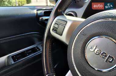 Внедорожник / Кроссовер Jeep Compass 2015 в 
