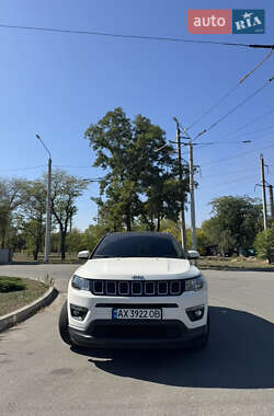 Внедорожник / Кроссовер Jeep Compass 2018 в 