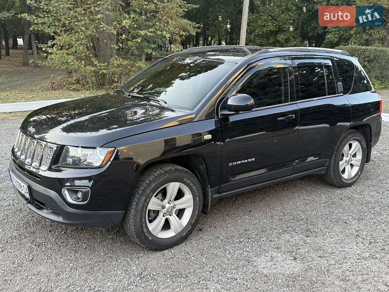 Внедорожник / Кроссовер Jeep Compass 2015 в Краснограде