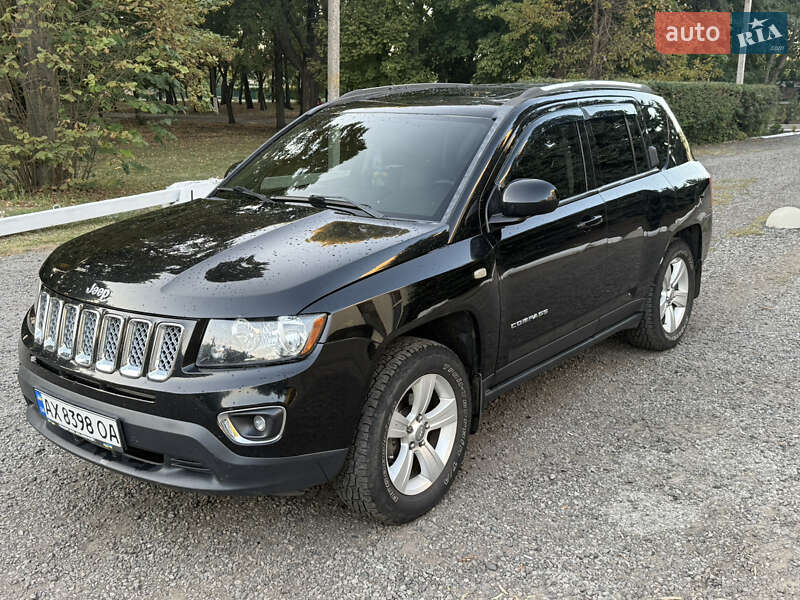 Внедорожник / Кроссовер Jeep Compass 2015 в Краснограде