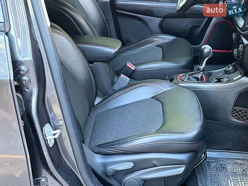 Внедорожник / Кроссовер Jeep Compass 2018 в Киеве фото 18 Внедорожник / Кроссовер Jeep Compass 2018 в Киеве