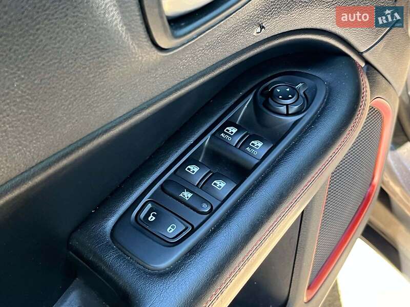 Внедорожник / Кроссовер Jeep Compass 2018 в Киеве фото 33 Внедорожник / Кроссовер Jeep Compass 2018 в Киеве