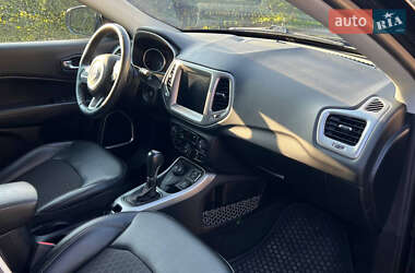 Внедорожник / Кроссовер Jeep Compass 2018 в 