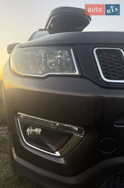 Внедорожник / Кроссовер Jeep Compass 2017 в 