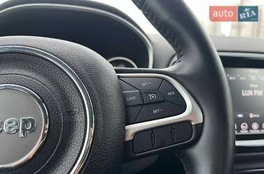 Внедорожник / Кроссовер Jeep Compass 2018 в 