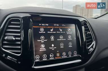 Внедорожник / Кроссовер Jeep Compass 2018 в 