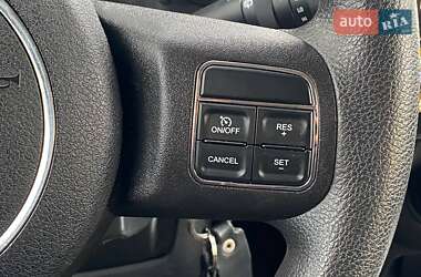 Внедорожник / Кроссовер Jeep Compass 2015 в 