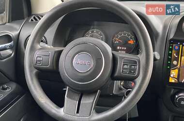 Внедорожник / Кроссовер Jeep Compass 2015 в 